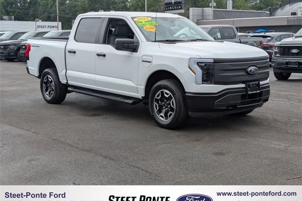 2023 Ford F-150 Lightning photo 1