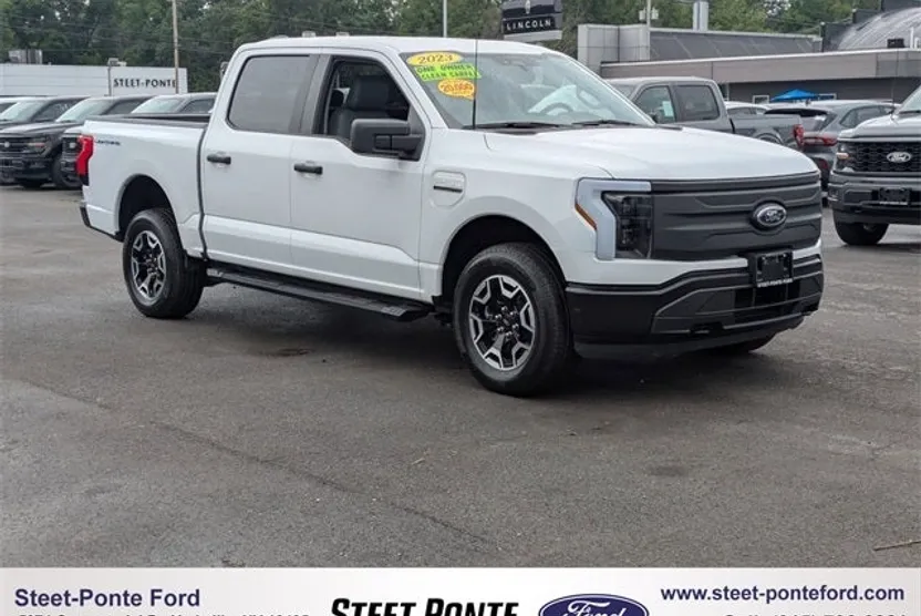2023 Ford F-150 Lightning photo 1