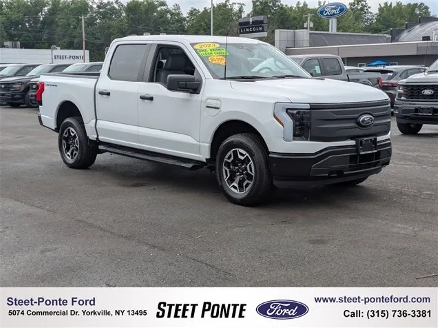 2023 Ford F-150 Lightning photo 1