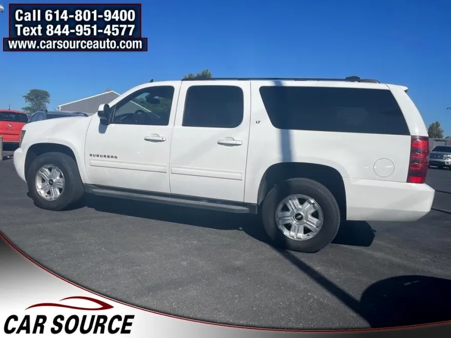 2012 Chevrolet Suburban LT photo 1