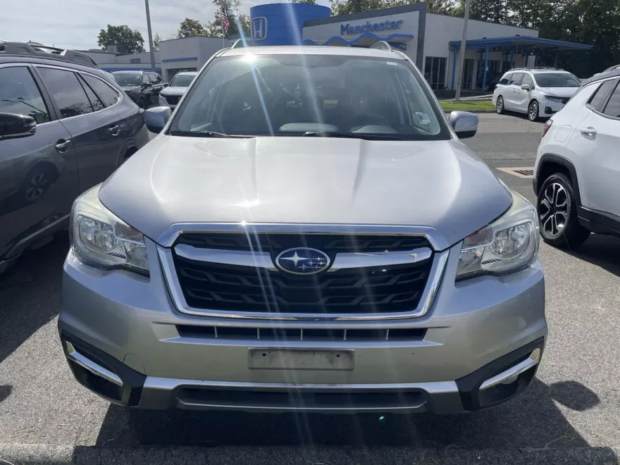 2017 Subaru Forester Premium photo 1