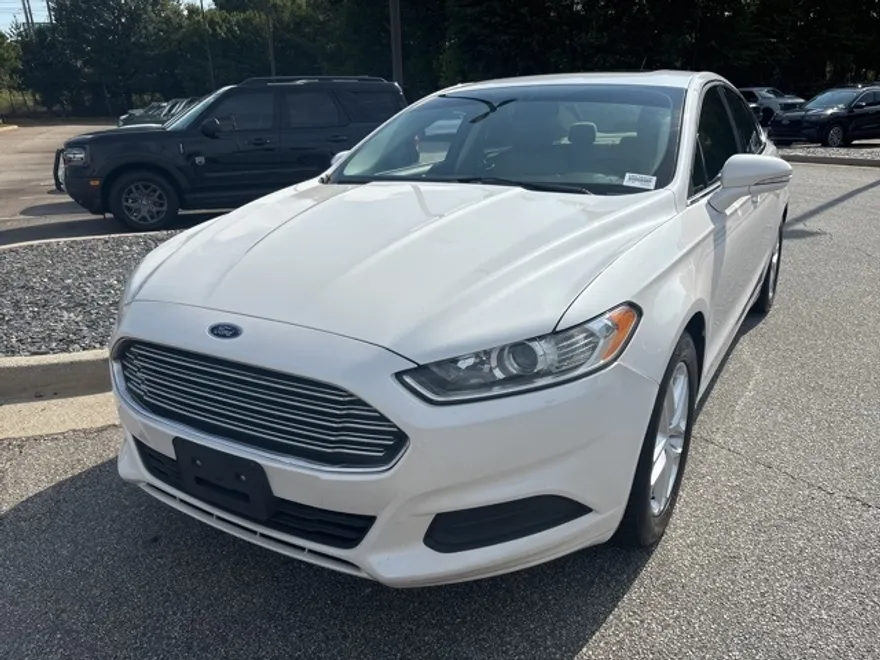 2016 Ford Fusion SE photo 1