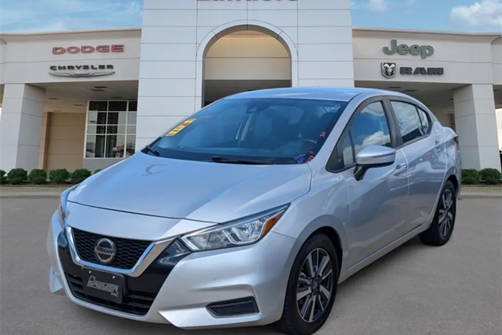 2021 Nissan Versa 1.6 SV photo 1