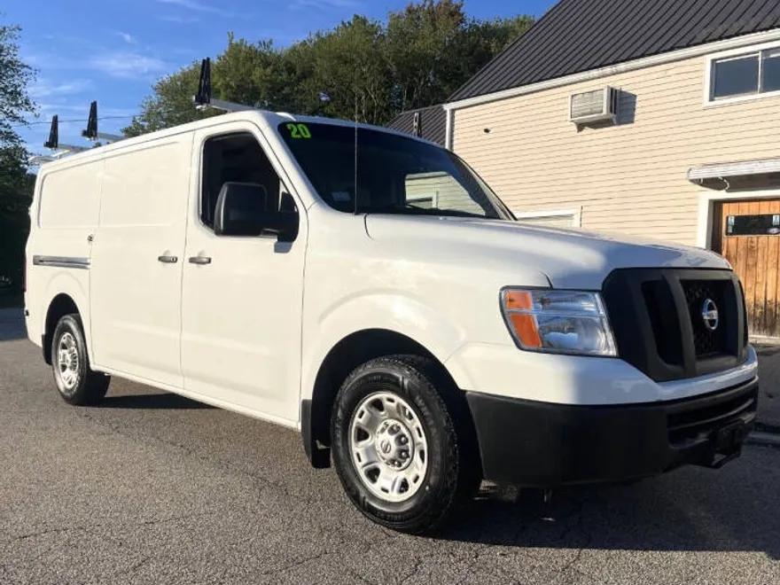 2020 Nissan NV2500 HD SV photo 1