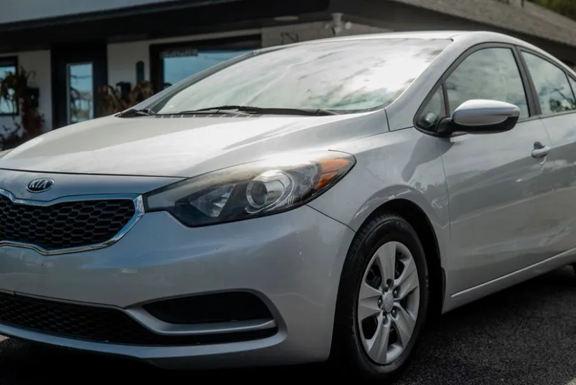 2016 Kia Forte LX photo 1