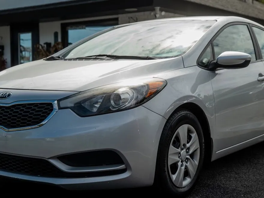 2016 Kia Forte LX photo 1