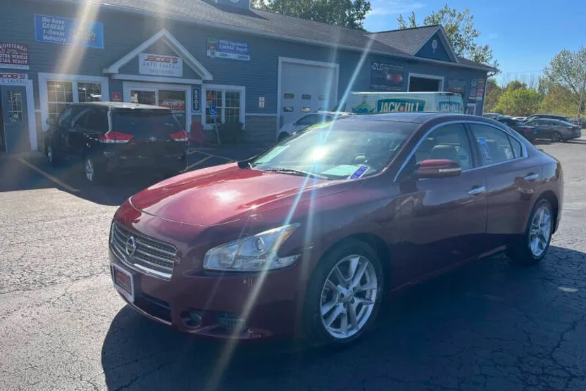 2009 Nissan Maxima SV photo 1