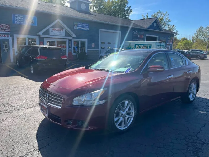 2009 Nissan Maxima SV photo 1