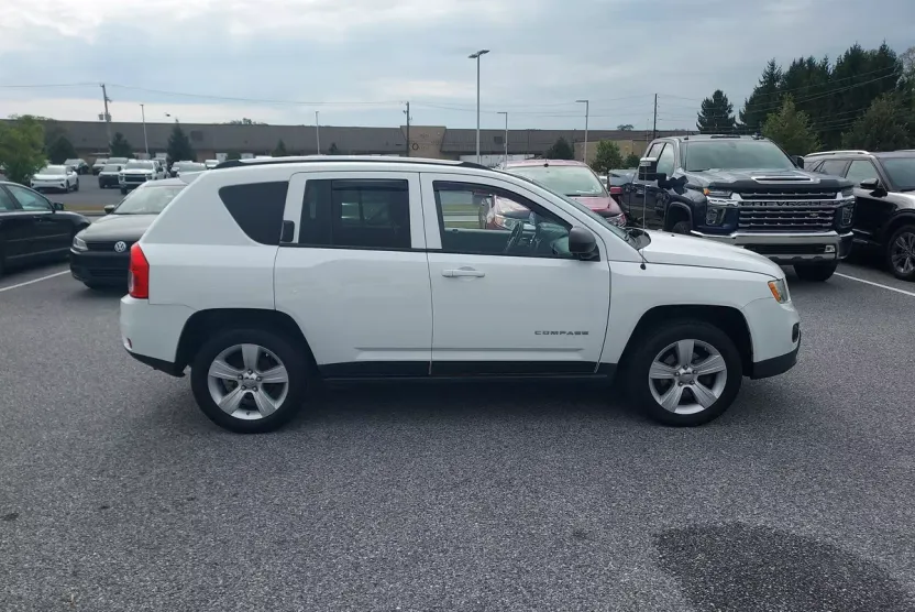 2012 Jeep Compass Latitude photo 1