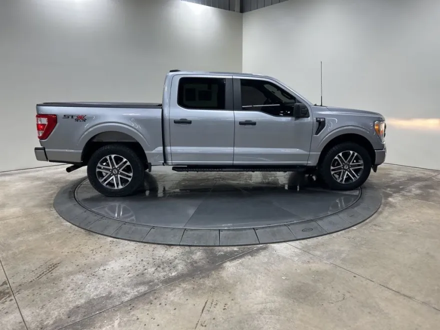 2022 Ford F-150 XL photo 1