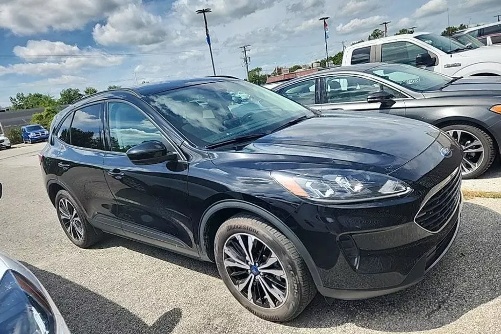 2022 Ford Escape SE Sport photo 1
