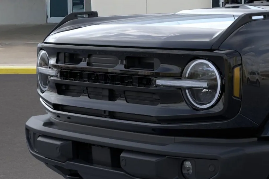 2025 Ford Bronco Outer Banks photo 1