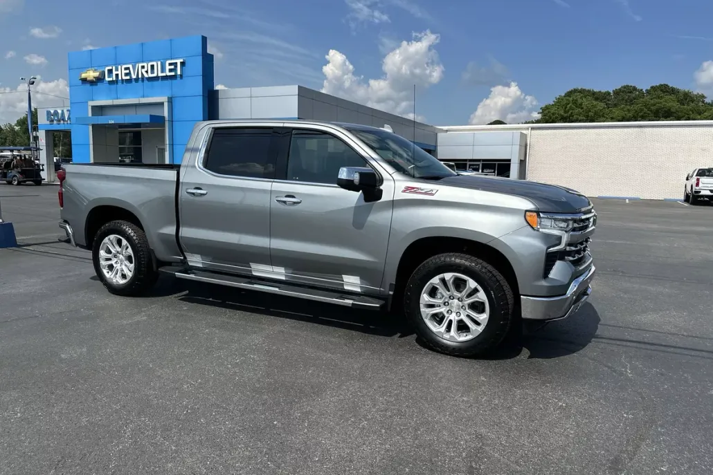 2023 Chevrolet Silverado 1500 LTZ photo 1