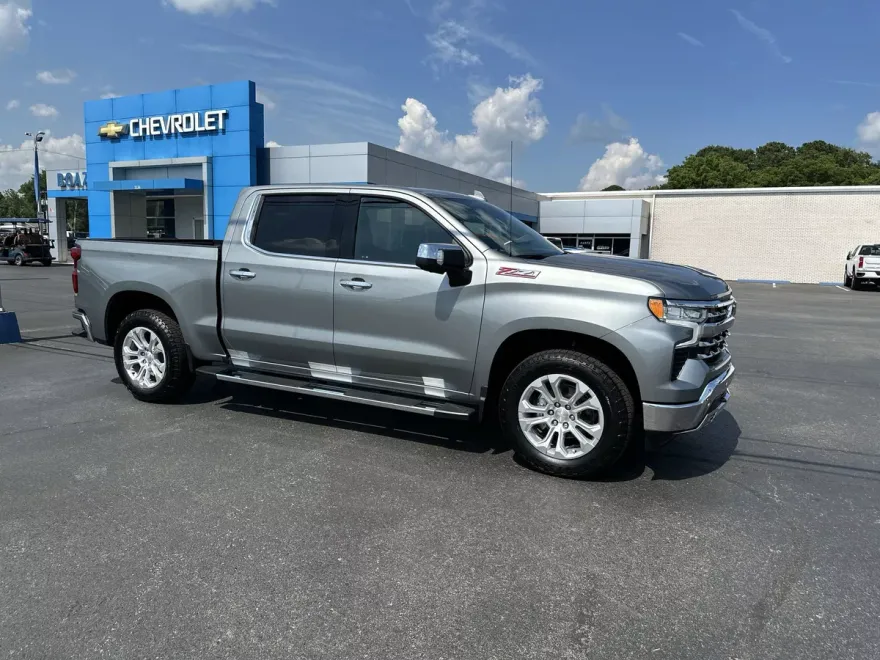 2023 Chevrolet Silverado 1500 LTZ photo 1