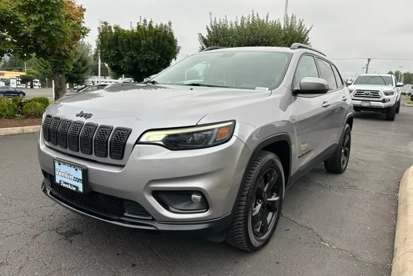 2020 Jeep Cherokee Altitude photo 1