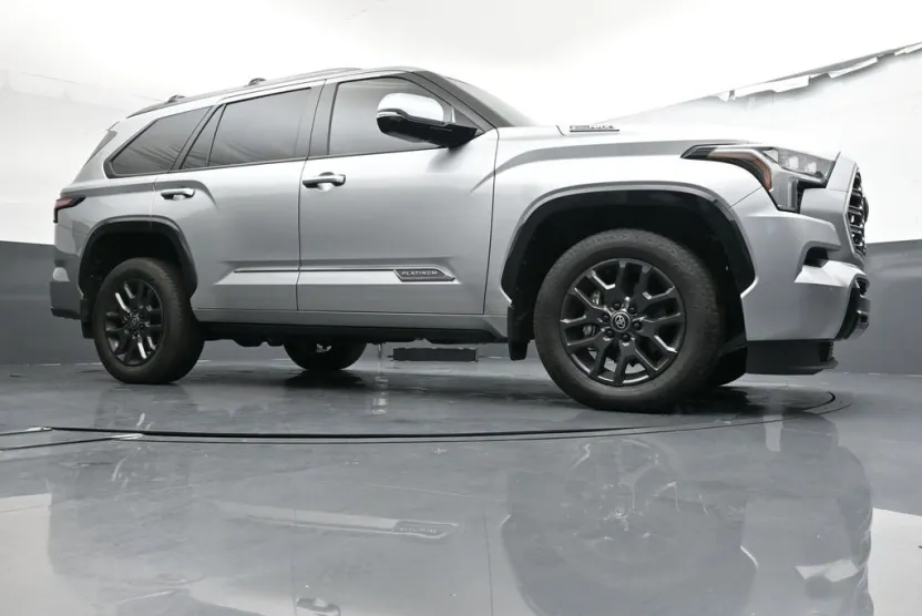 2025 Toyota Sequoia Platinum photo 1