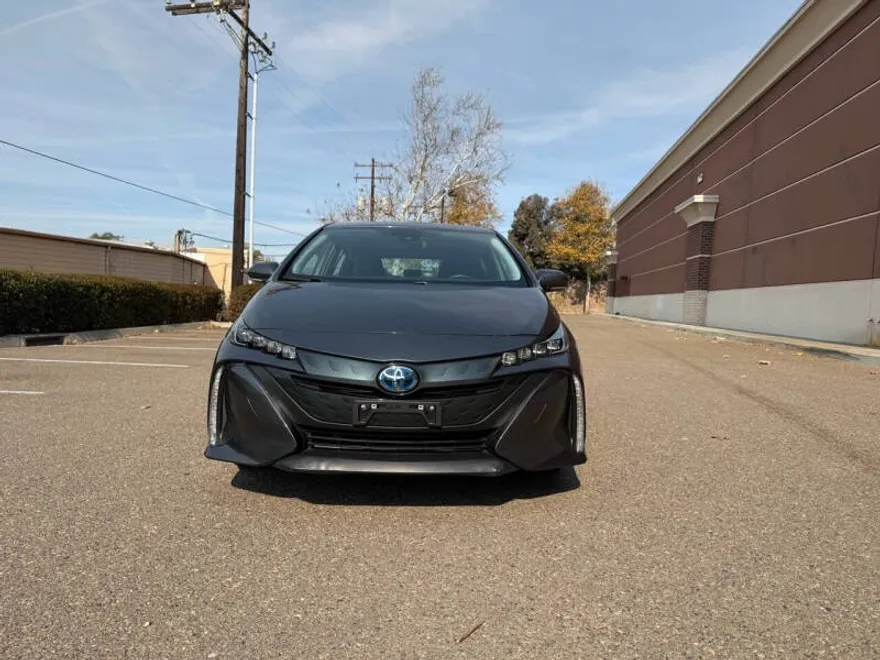 2022 Toyota Prius Prime XLE photo 1