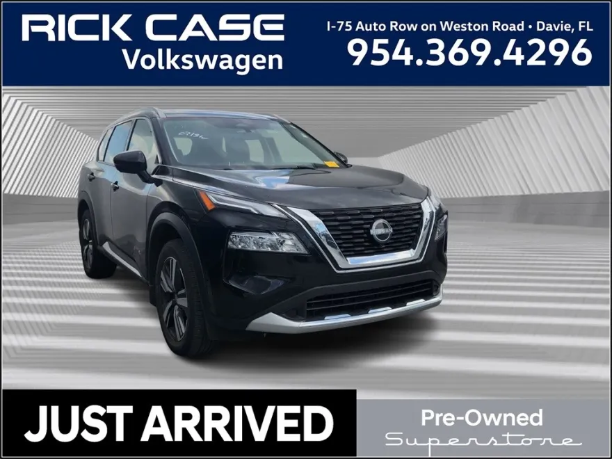 2023 Nissan Rogue Platinum photo 1