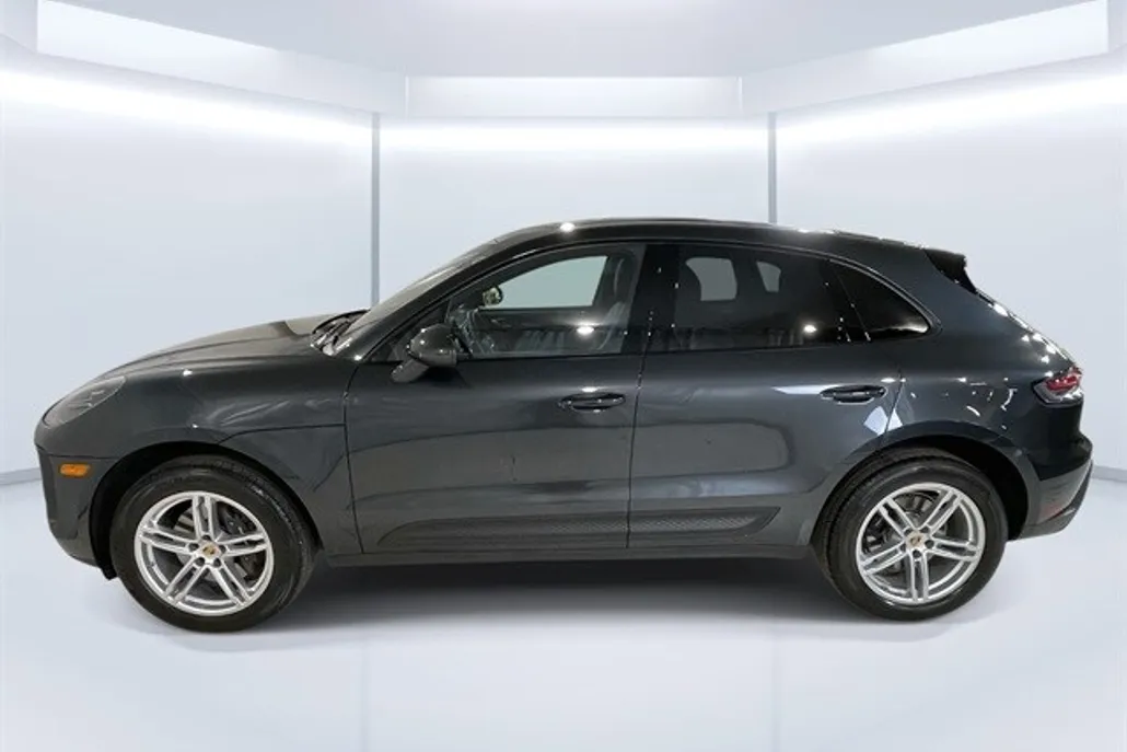 2025 Porsche Macan photo 1