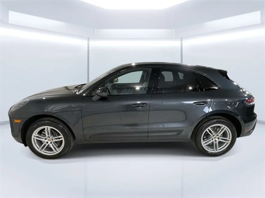 2025 Porsche Macan photo 1