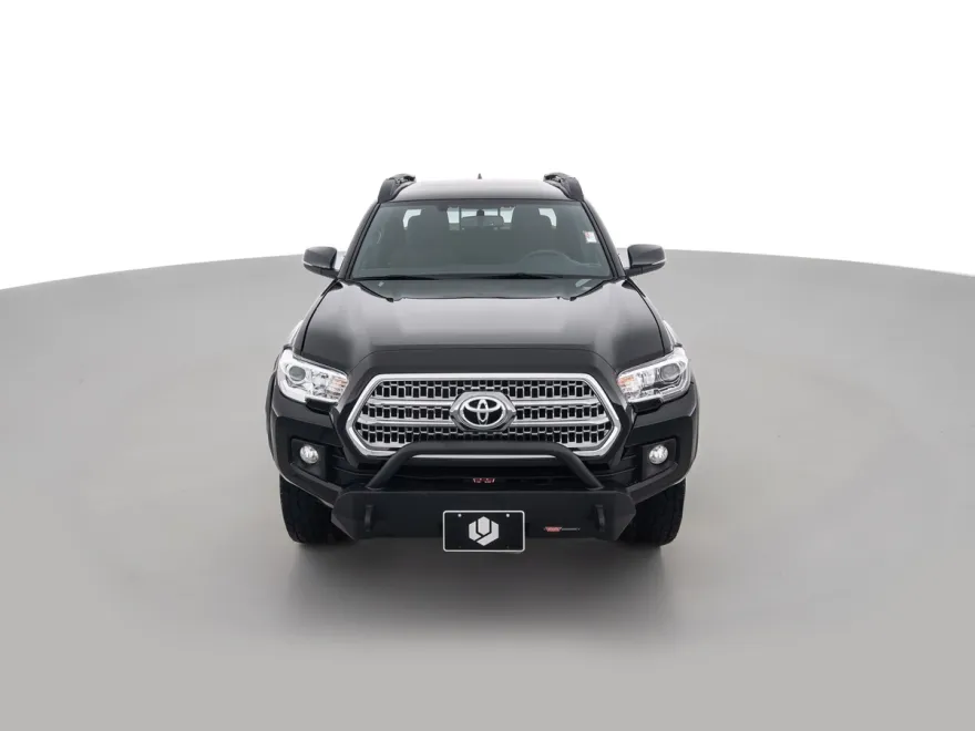 2017 Toyota Tacoma SR5 photo 1