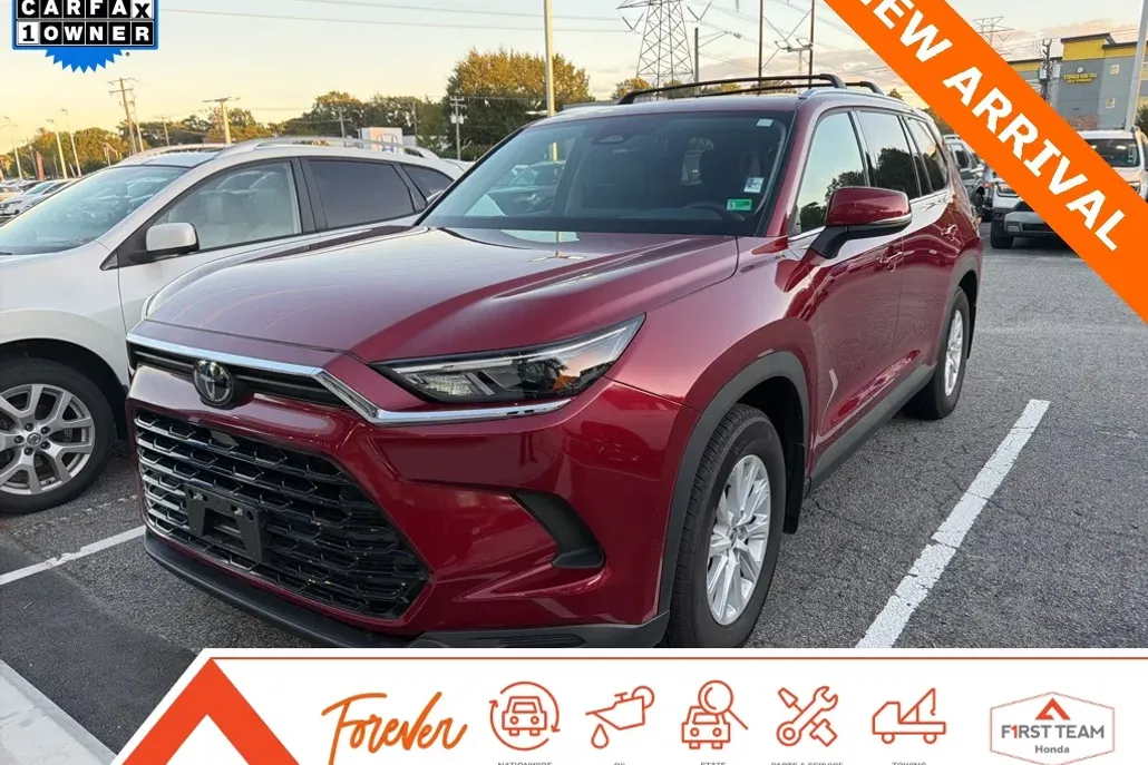 2024 Toyota Highlander Hybrid XLE photo 1