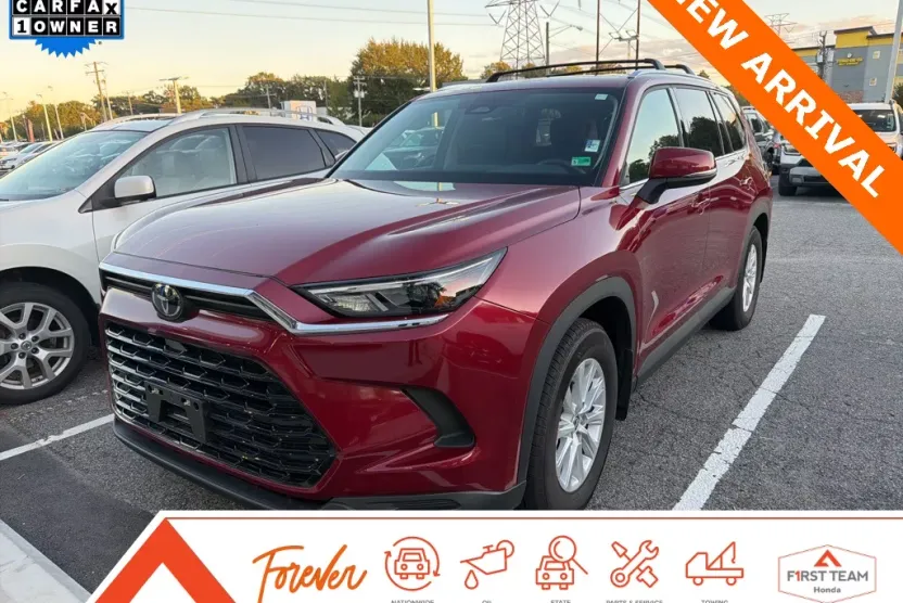 2024 Toyota Highlander Hybrid XLE photo 1