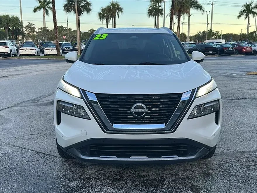 2023 Nissan Rogue SL photo 1