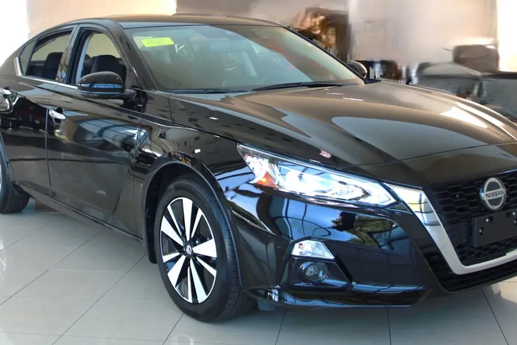 2020 Nissan Altima SV photo 1