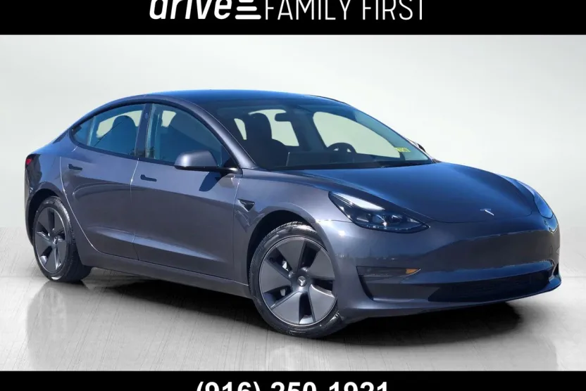 2023 Tesla Model 3 photo 1