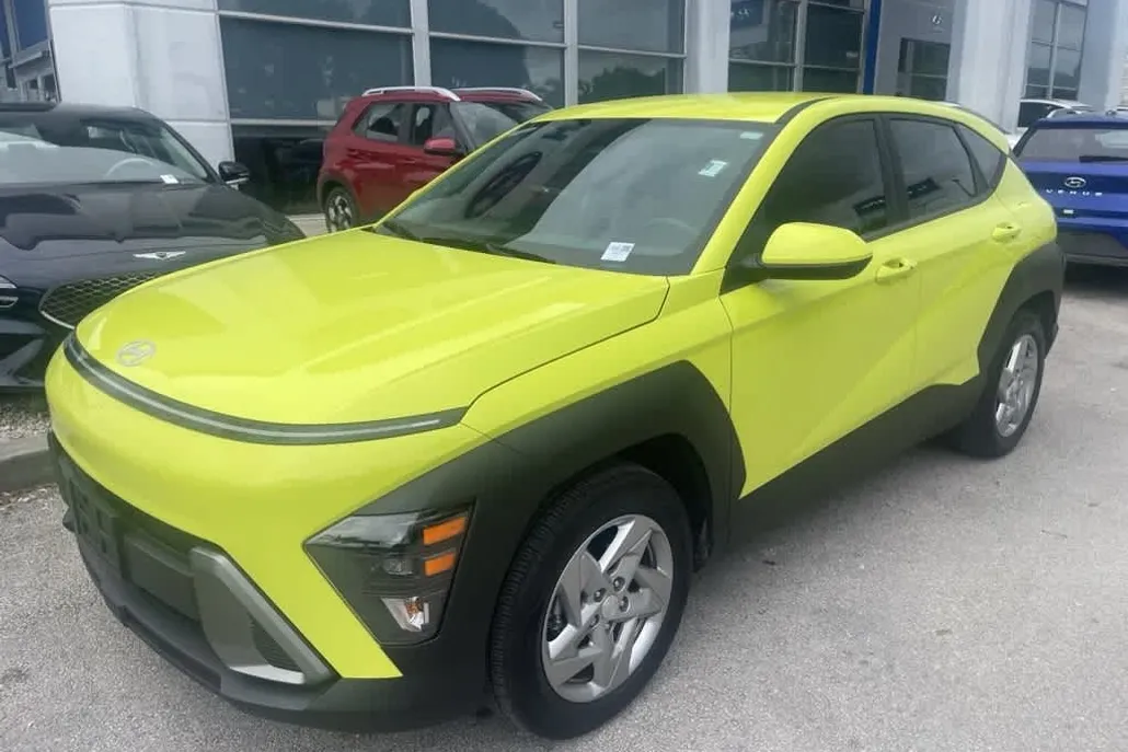 2024 Hyundai Kona SE photo 1