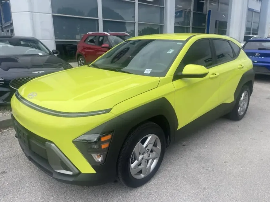 2024 Hyundai Kona SE photo 1