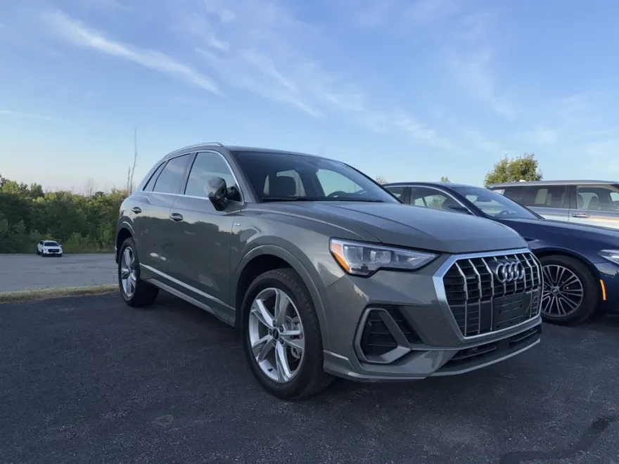 2022 Audi Q3 Premium 45 TFSI S line photo 1