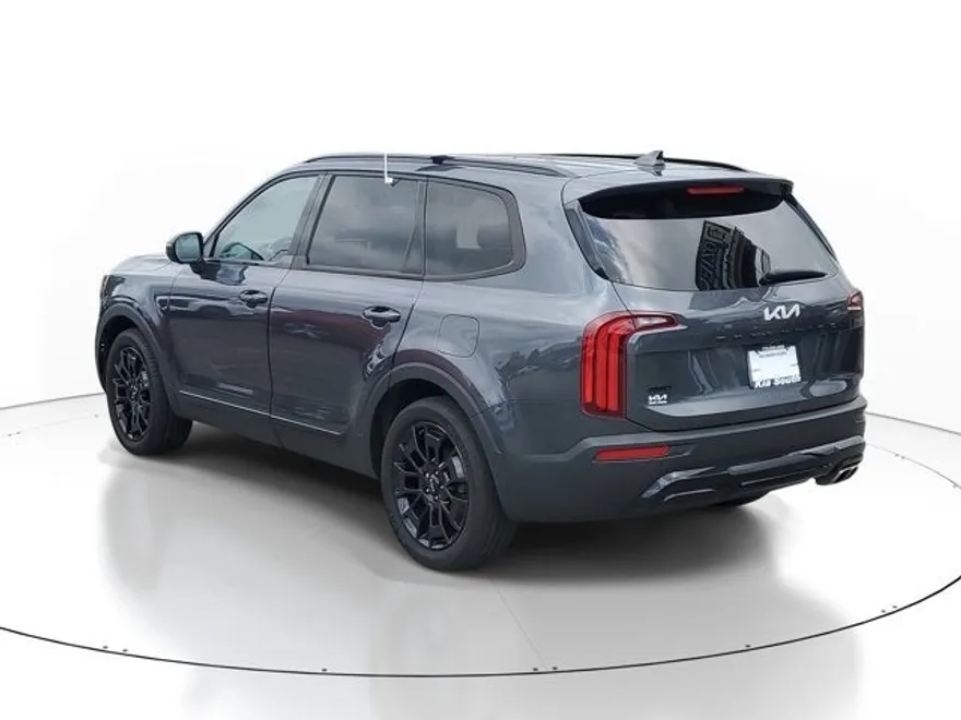 2022 Kia Telluride EX photo 1