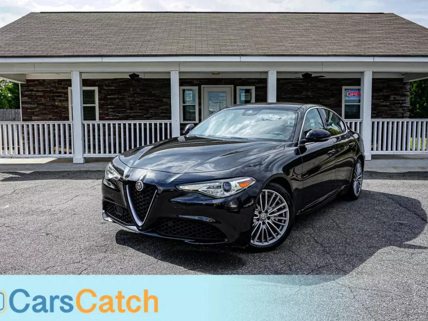 2017 Alfa Romeo Giulia photo 1