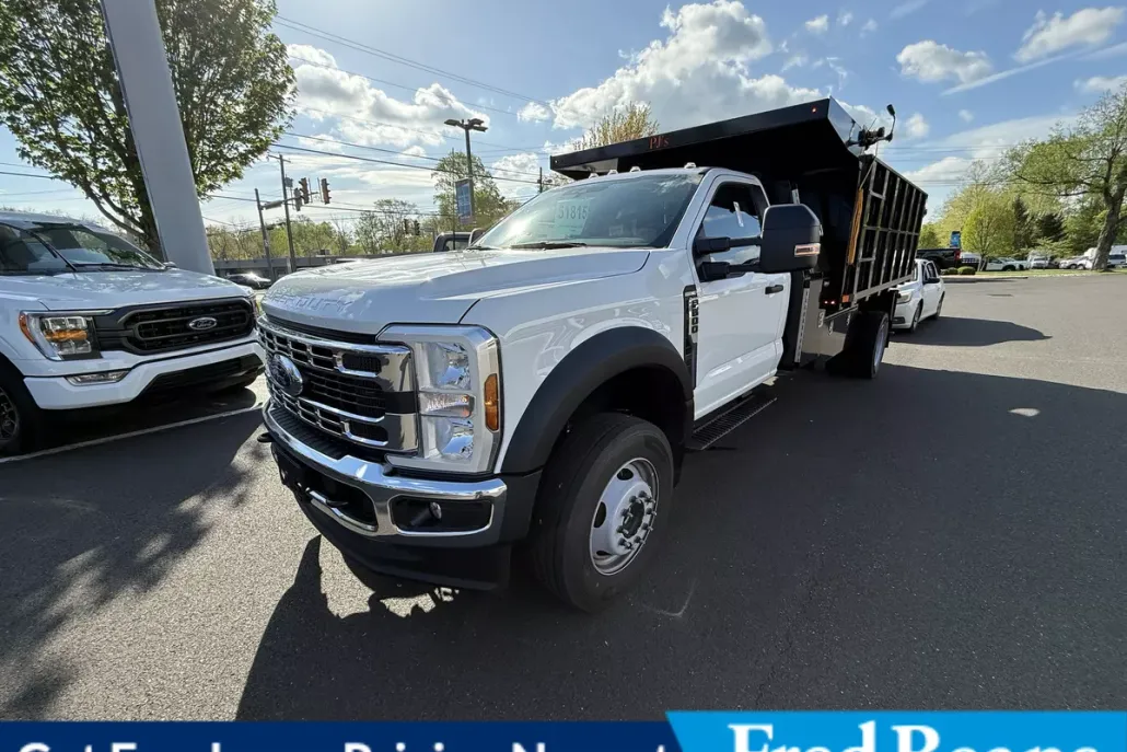 2025 Ford F-600 photo 1