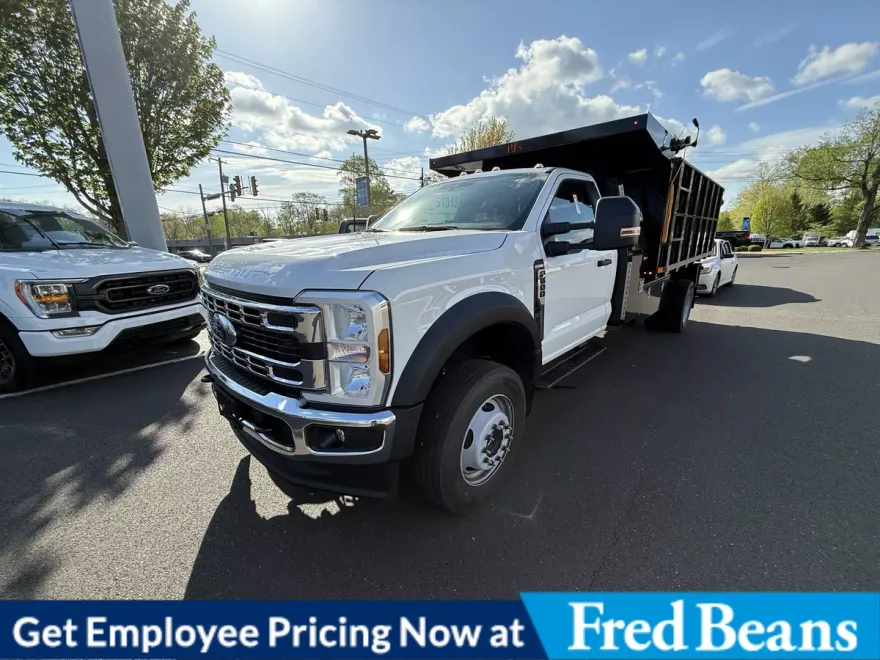 2025 Ford F-600 photo 1