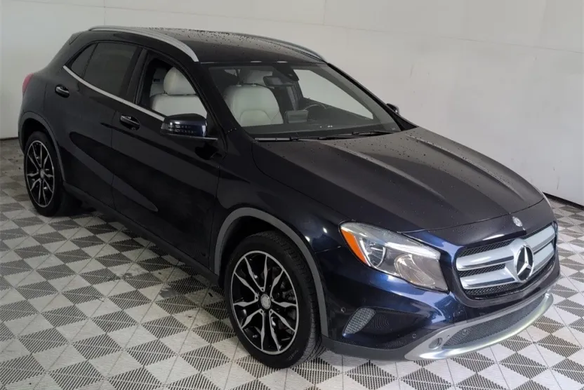2017 Mercedes Benz GLA 250 photo 1