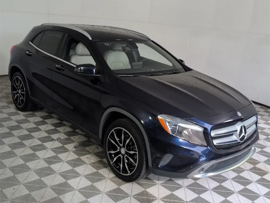 2017 Mercedes Benz GLA 250 photo 1