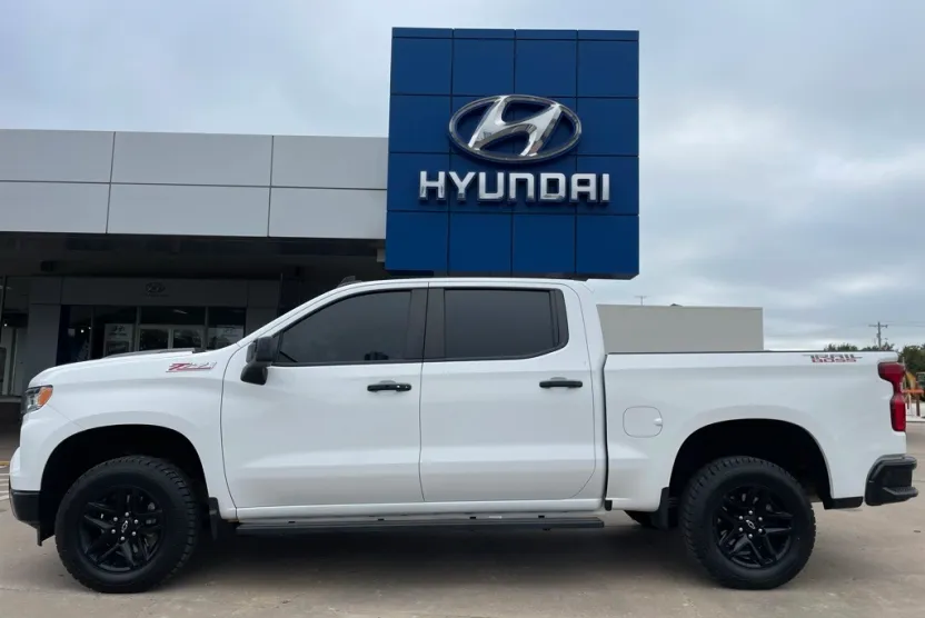 2024 Chevrolet Silverado 1500 LT Trail Boss photo 1
