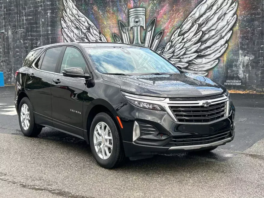 2024 Chevrolet Equinox LT photo 1