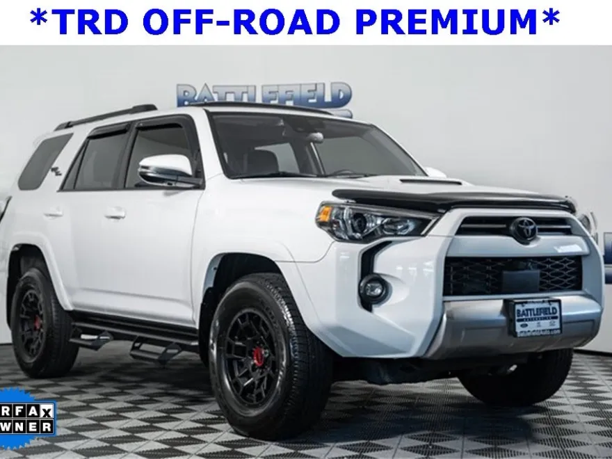 2024 Toyota 4Runner TRD Off-Road Premium photo 1
