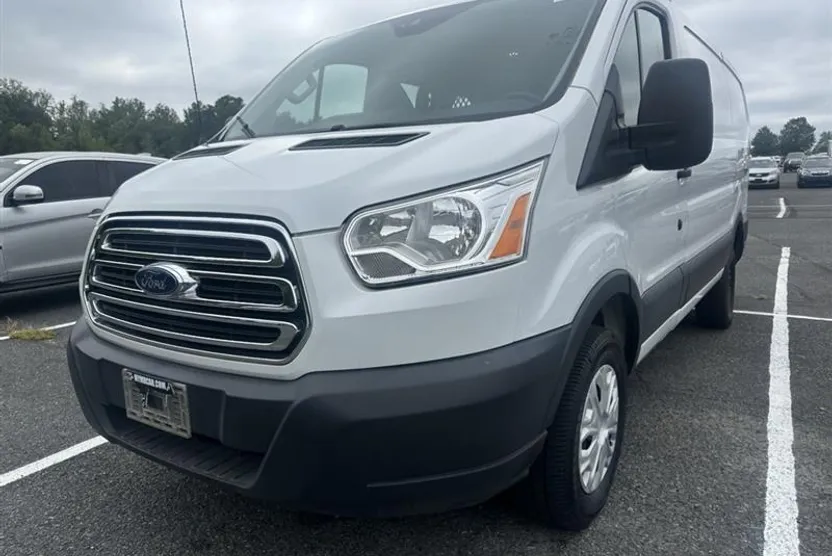 2019 Ford Transit Van photo 1