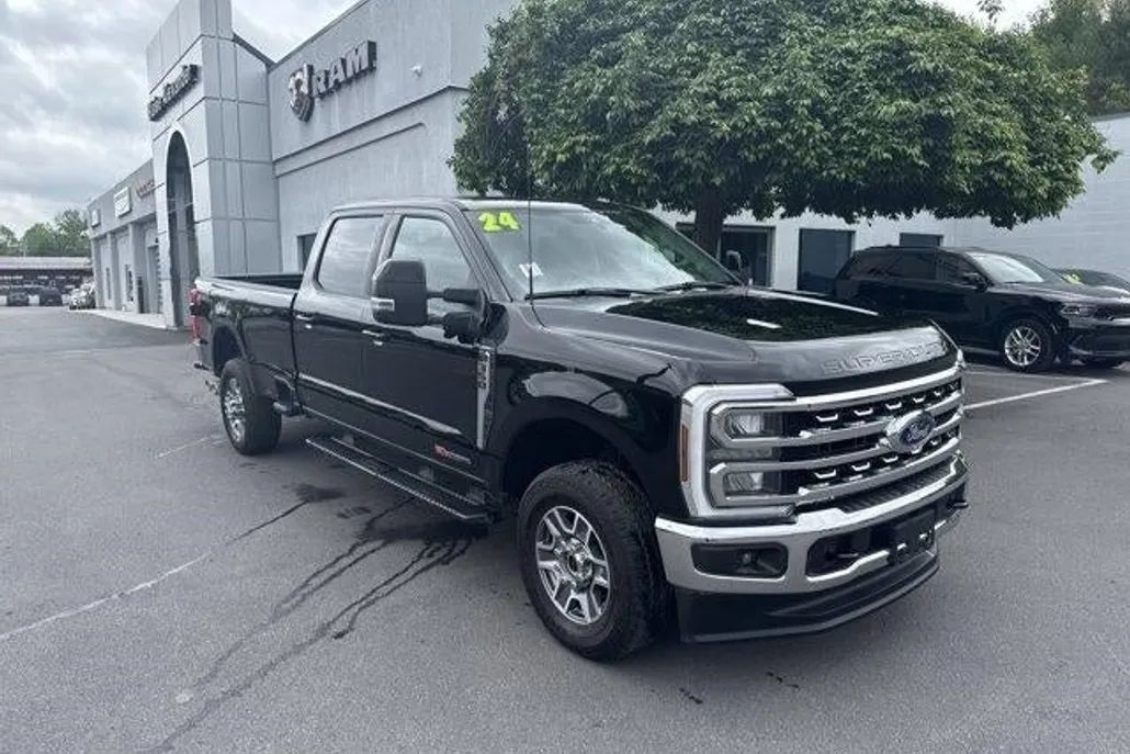 2024 Ford F-350 Lariat photo 1