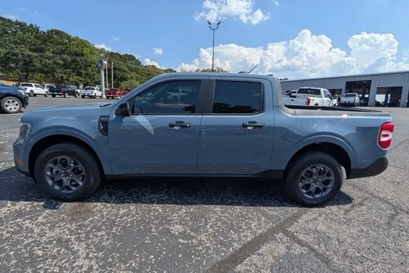 2025 Ford Maverick XLT photo 1