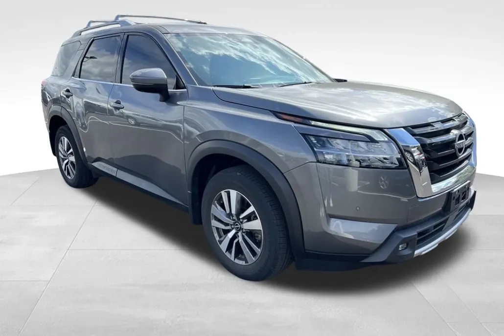 2022 Nissan Pathfinder SL photo 1