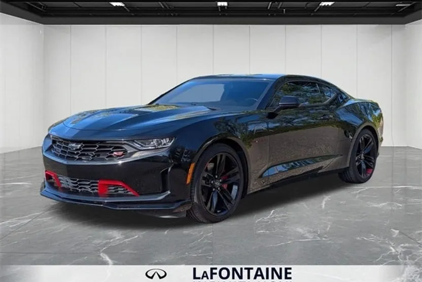 2021 Chevrolet Camaro LT1 photo 1