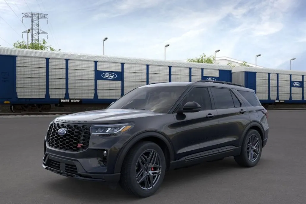2025 Ford Explorer ST photo 1