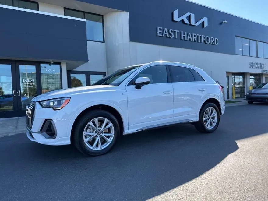 2021 Audi Q3 S line Premium photo 1