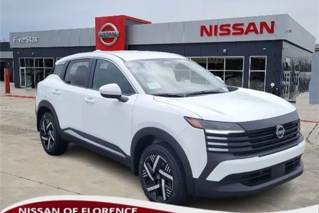 2025 Nissan Kicks SV photo 1